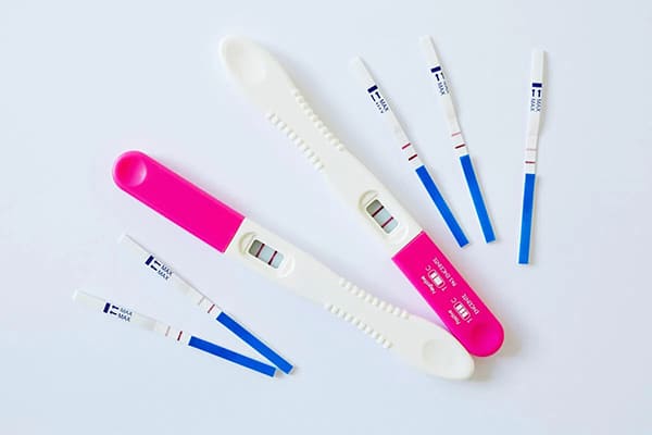 Thắc mắc: Trễ kinh thử que 2 vạch có thai hay không?